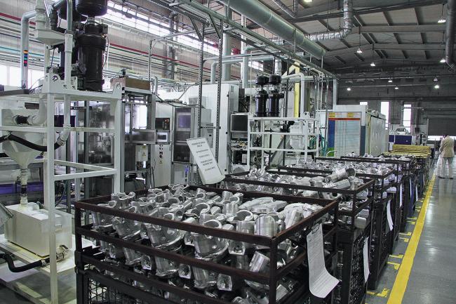 Наплевали на санкции: как «КАМАЗ» смог сохранить производство двигателей и что там сейчас собирают