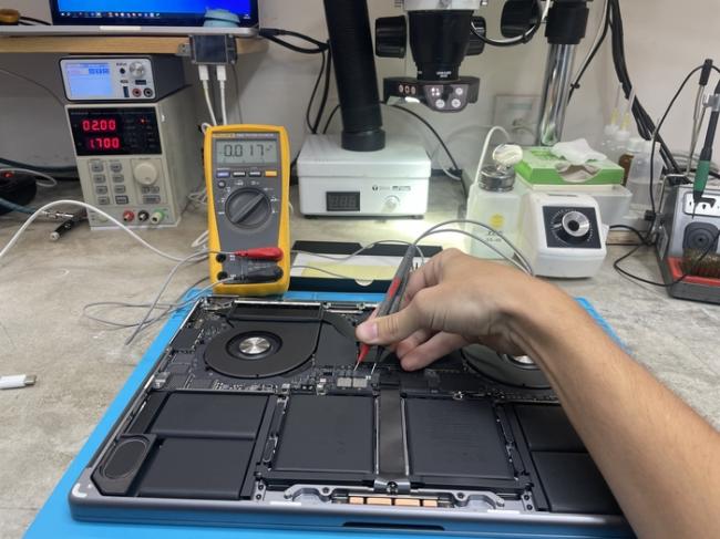 Очередной ремонт самовыпилившегося макбука Macbook, Ремонт техники, Ремонт ноутбуков, Apple, Видео, Без звука, Длиннопост