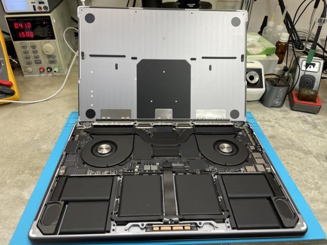 Очередной ремонт самовыпилившегося макбука Macbook, Ремонт техники, Ремонт ноутбуков, Apple, Видео, Без звука, Длиннопост