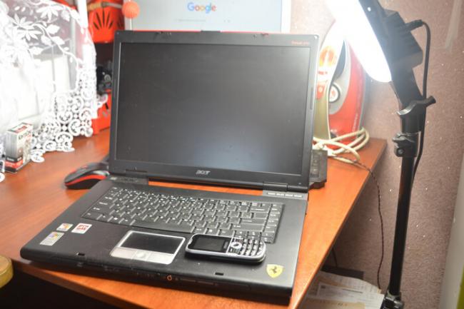 Коллекционный ноутбук Ferrari… за 600 рублей. Что за ноутбук я купил по цене обеда в столовой? Ремонт техники, Гаджеты, Ремонт ноутбуков, Ноутбук, Девайс, Редкость, Ништяки, Acer, Ferrari, Интересное, Windows, AMD, Нетбук, Ретро, Длиннопост
