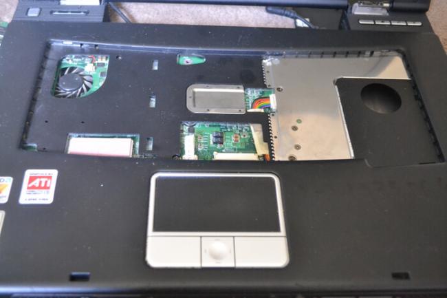 Коллекционный ноутбук Ferrari… за 600 рублей. Что за ноутбук я купил по цене обеда в столовой? Ремонт техники, Гаджеты, Ремонт ноутбуков, Ноутбук, Девайс, Редкость, Ништяки, Acer, Ferrari, Интересное, Windows, AMD, Нетбук, Ретро, Длиннопост