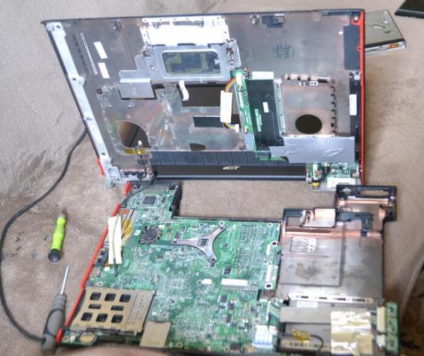 Коллекционный ноутбук Ferrari… за 600 рублей. Что за ноутбук я купил по цене обеда в столовой? Ремонт техники, Гаджеты, Ремонт ноутбуков, Ноутбук, Девайс, Редкость, Ништяки, Acer, Ferrari, Интересное, Windows, AMD, Нетбук, Ретро, Длиннопост