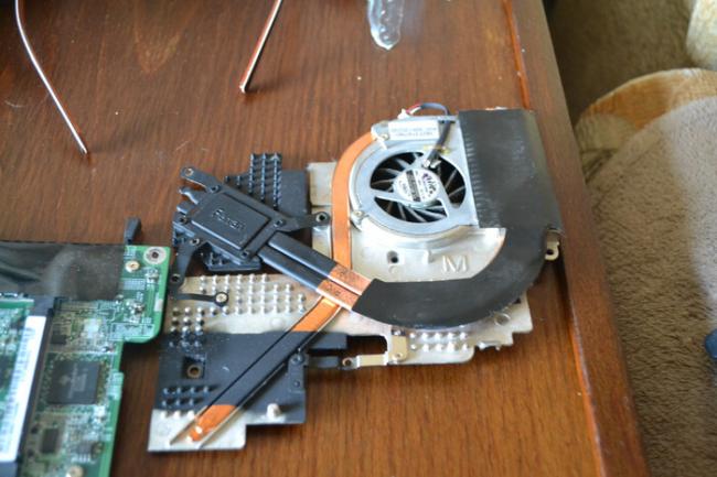 Коллекционный ноутбук Ferrari… за 600 рублей. Что за ноутбук я купил по цене обеда в столовой? Ремонт техники, Гаджеты, Ремонт ноутбуков, Ноутбук, Девайс, Редкость, Ништяки, Acer, Ferrari, Интересное, Windows, AMD, Нетбук, Ретро, Длиннопост