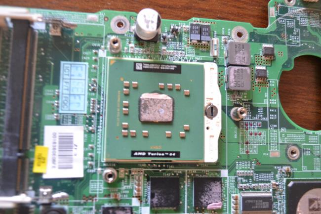 Коллекционный ноутбук Ferrari… за 600 рублей. Что за ноутбук я купил по цене обеда в столовой? Ремонт техники, Гаджеты, Ремонт ноутбуков, Ноутбук, Девайс, Редкость, Ништяки, Acer, Ferrari, Интересное, Windows, AMD, Нетбук, Ретро, Длиннопост