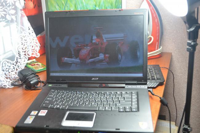 Коллекционный ноутбук Ferrari… за 600 рублей. Что за ноутбук я купил по цене обеда в столовой? Ремонт техники, Гаджеты, Ремонт ноутбуков, Ноутбук, Девайс, Редкость, Ништяки, Acer, Ferrari, Интересное, Windows, AMD, Нетбук, Ретро, Длиннопост