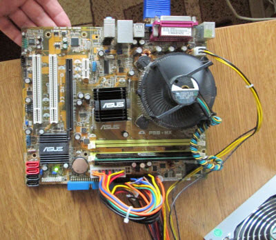 Прощупываем плату на нагрев