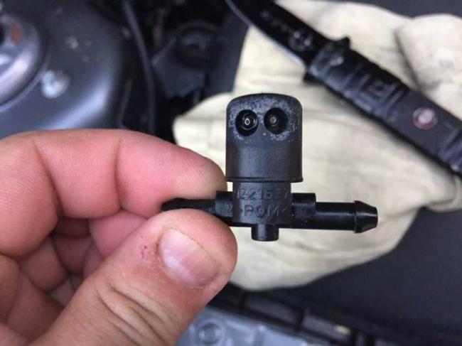 Замена форсунок омывателя стекла опель астра h gtc