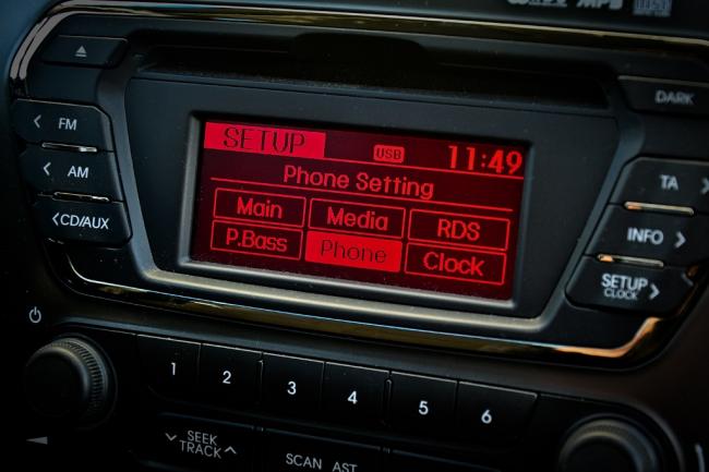 Как подключить музыку с телефона к машине киа рио