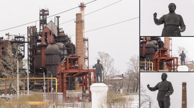 Фотография 13. Памятник у «Саткинского чугуноплавильного завода» в городе Сатка Челябинской области. Отзыв об автомобильном путешествии по Южному Уралу.