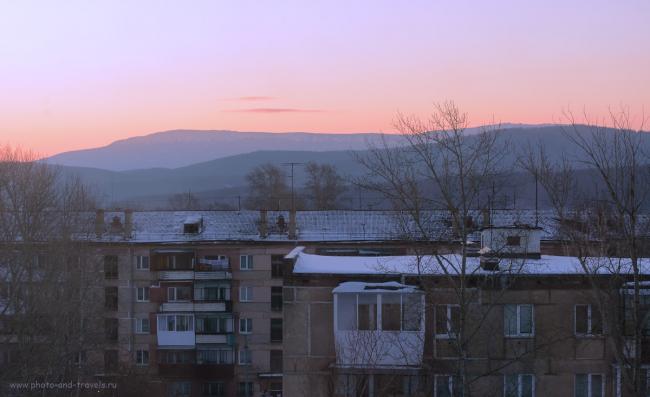 Фото 20. Рассвет в Сатке (подозреваю, на заднем плане – хребет Зюраткуль). Прекрасное утро в Челябинской области. Описание маршрута поездки на авто по Южному Уралу на два дня. 1/200, -0.67, 8.0, 800, 82.