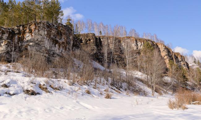 Фотография 34. Три окна Идрисовской пещеры, расположенной на границе Башкирии и Челябинской области на берегу реки Юрюзань. Отзывы о путешествии на авто самостоятельно. 1/320, +0.33, 9.0, 400, 27.