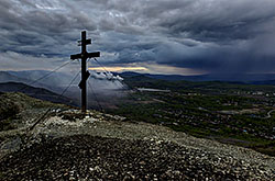 Samoe strashnoe mesto v CHeliabinskoi oblasti gde mozhno uvidet kak chelovek-tsar prirody nasiluet svoiu mat Gora Zolotaia v okrestnostiakh goroda Karabash.