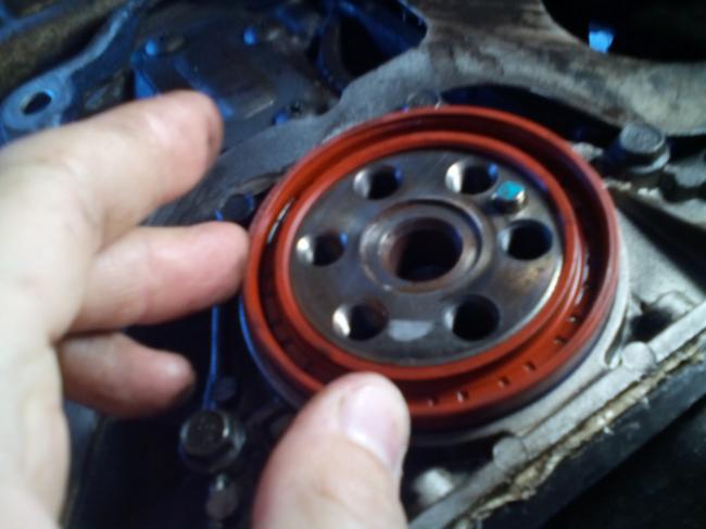 Особенности замены сальника коленвала на разных двигателях