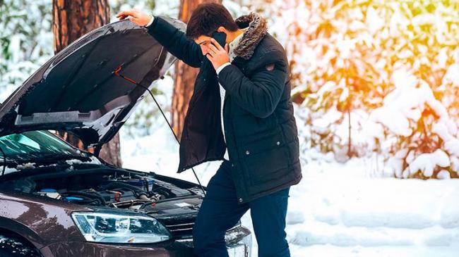 dvigatel zavoditsa s trudom