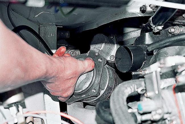 Где находится стартёр?