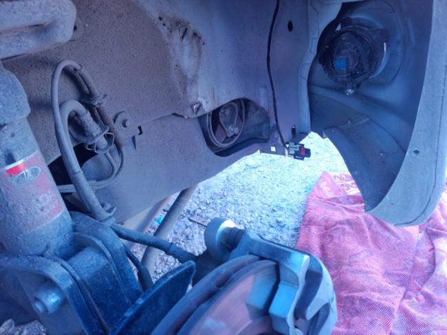 Замена лампы ПТФ на Ладе Гранта