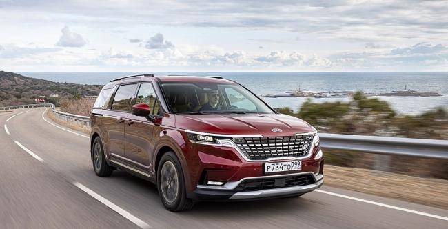 Проехал на новом Kia Carnival: 8 мест, дизель 199 сил, расход 8,5 л. Конкурентов за эту цену нет!
