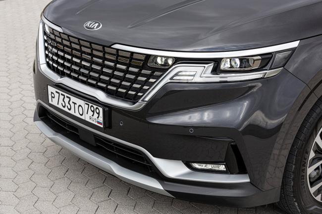 Проехал на новом Kia Carnival: 8 мест, дизель 199 сил, расход 8,5 л. Конкурентов за эту цену нет!