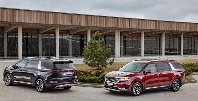 Проехал на новом Kia Carnival: 8 мест, дизель 199 сил, расход 8,5 л. Конкурентов за эту цену нет!