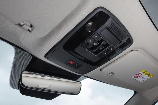 Проехал на новом Kia Carnival: 8 мест, дизель 199 сил, расход 8,5 л. Конкурентов за эту цену нет!