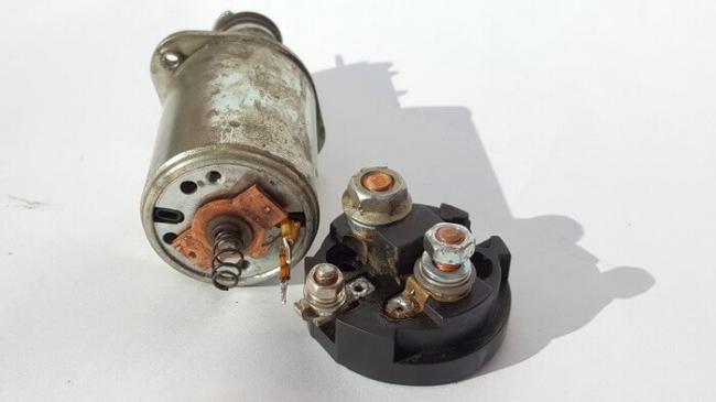 работа стартера автомобиля