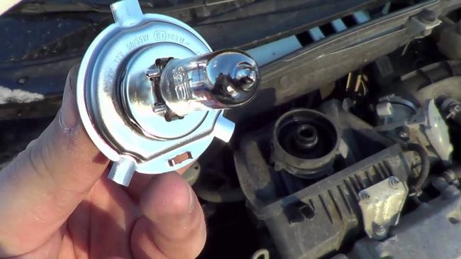 Сгоревшая лампа ближнего и дальнего света