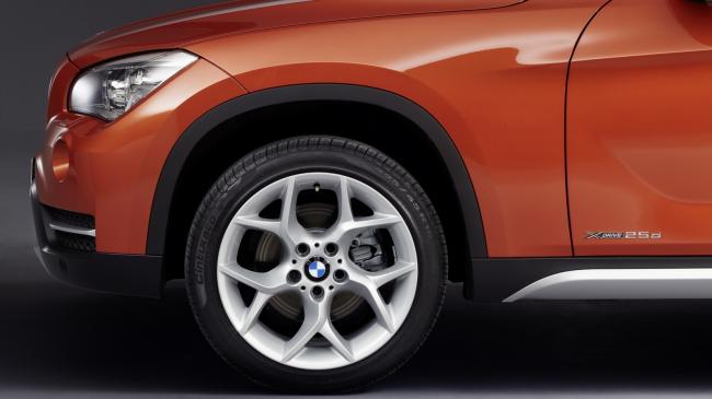 P90093303_highRes_the-new-bmw-x1-detai