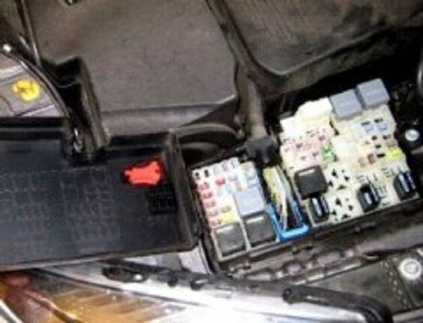 подкапотный блок