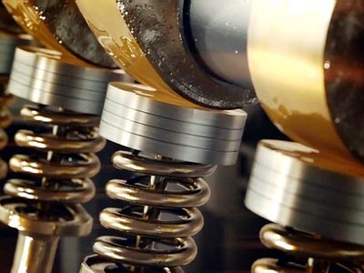 назначение системы смазки двигателя