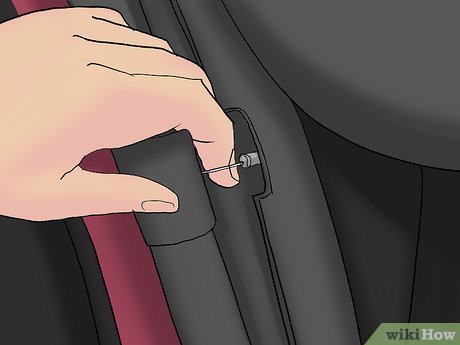 Изображение с названием Откройте капот на Mini Cooper Step 8