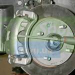 Отщелкиваем тормозные колодки Шевроле Лачетти