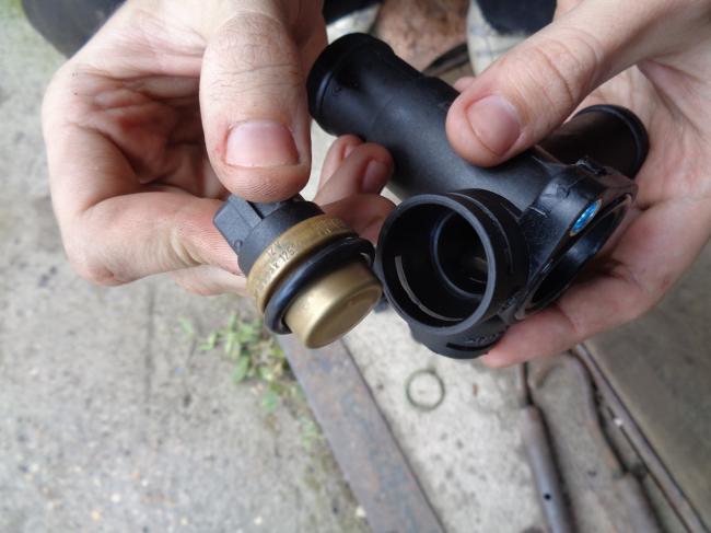 Замена тройника системы охлаждения